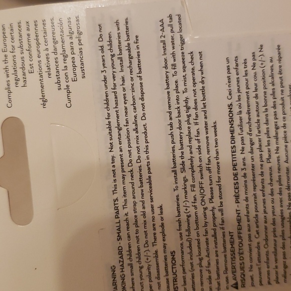 O2Cool Misting Necklace Fan in Pink takes 2 AAA Batteries not included - Picture 3 of 6